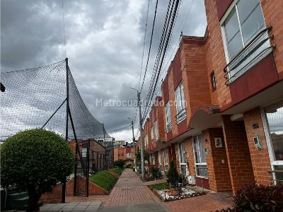 Casa de 3 alcobas en venta en Santillana, Mosquera, 84 m² · foto 13 de 20
