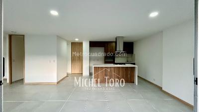 Apartamento de 3 alcobas en venta en San Jose Parte Baja, Sabaneta, 87 m² · foto 2 de 19