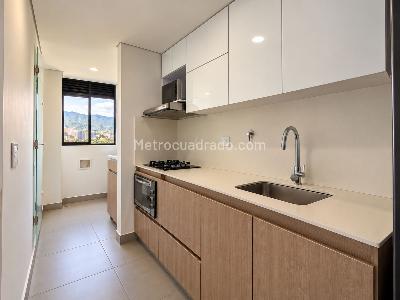 Apartamento en venta en El Trianón, Envigado · foto 1 de 18