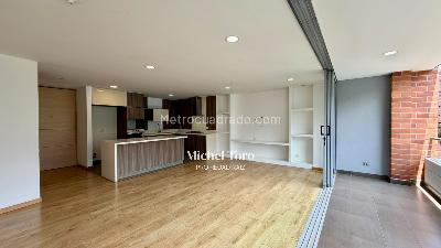Apartamento de 4 alcobas en venta en Loma De Las Brujas, Envigado, 147 m² · foto 2 de 19