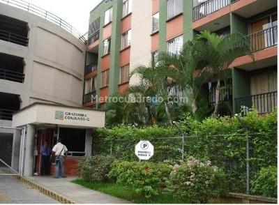 Apartamento de 3 alcobas en venta en El Limonar, Cali, 57 m² · foto 2 de 18