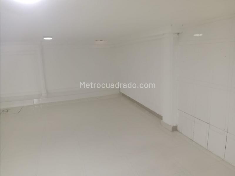 Local Comercial en Arriendo, Santa Barbara, Bogotá D.C. - Más