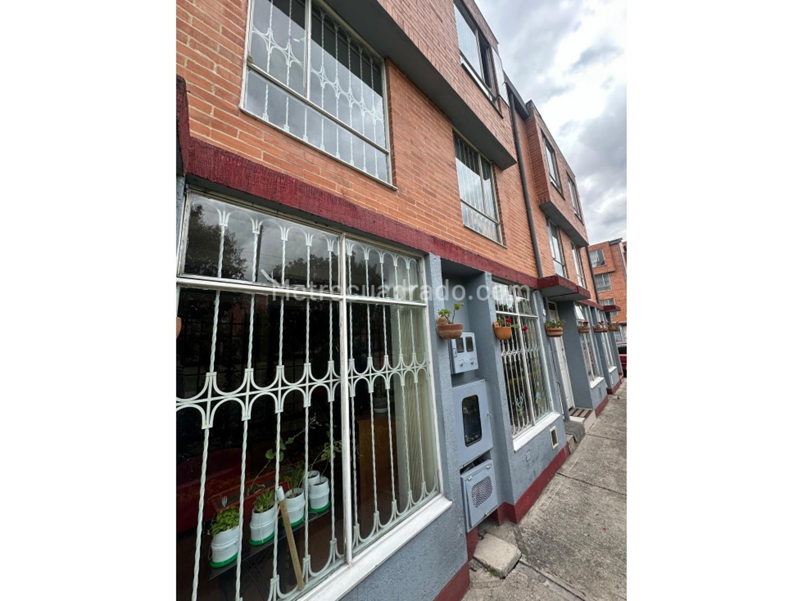 Casa de 4 habitaciones en venta en Ciudad Alsacia, Bogotá — imagen 1 de 20