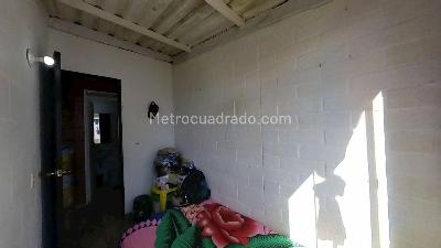 Apartamento de 3 alcobas en venta en Cr Azahar, Soacha, 46 m² · foto 7 de 9