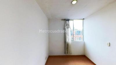 Apartamento de 3 alcobas en venta en Cr Jazmin, Soacha, 54 m² · foto 17 de 20