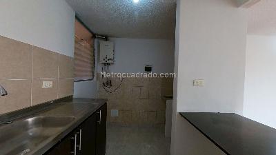 Apartamento de 3 alcobas en venta en Altos Del Pino, Soacha, 53 m² · foto 4 de 20