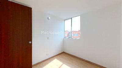 Apartamento de 2 alcobas en venta en Cr Rosal, Soacha, 52 m² · foto 11 de 20