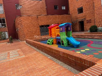 Apartamento de 3 alcobas en venta en Estacion Victoria, Bogotá, 91 m² · foto 3 de 20