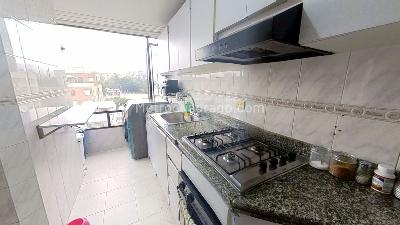 Apartamento de 3 alcobas en venta en Cedro Narvaez, Bogotá, 99 m² · foto 3 de 15
