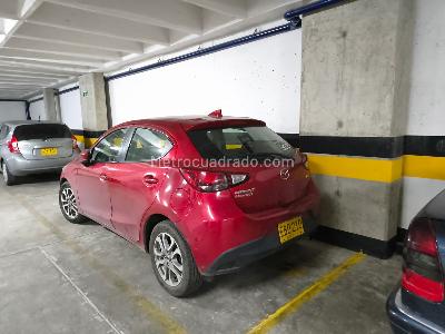 Apartamento de 1 alcoba en venta en Santa Barbara Central, Bogotá, 30 m² · foto 2 de 10