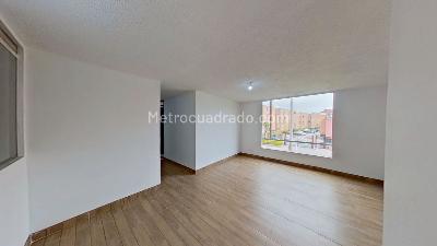 Apartamento de 3 alcobas en venta en Cr La Esperanza Et I, Soacha, 55 m² · foto 10 de 10