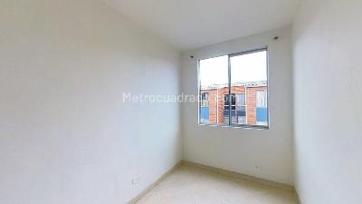 Apartamento de 3 alcobas en venta en Cr Loto, Soacha, 55 m² · foto 13 de 20