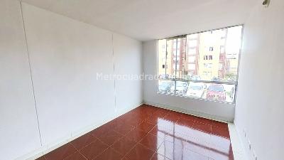 Apartamento de 3 alcobas en venta en Cr Almendro, Soacha, 51 m² · foto 2 de 19