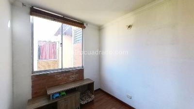 Apartamento de 3 alcobas en venta en Cr Portal De Las Flores, Soacha, 46 m² · foto 3 de 12