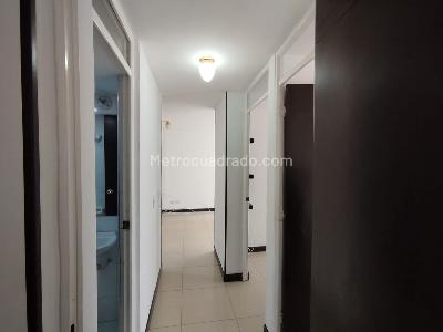 Apartamento de 2 alcobas en venta en San Andresito, Bogotá, 37 m² · foto 3 de 10