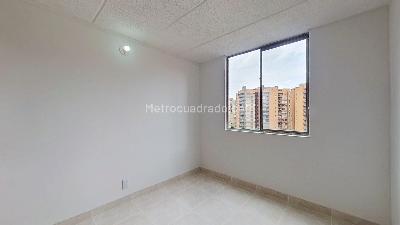 Apartamento de 3 alcobas en venta en La Esperanza Modelia, Bogotá, 76 m² · foto 2 de 20