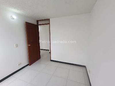Apartamento de 3 alcobas en venta en Br Loma Linda, Soacha, 50 m² · foto 2 de 10