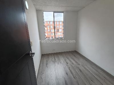 Apartamento de 2 alcobas en venta en Centro Comercial Prado Verde, Soacha, 41 m² · foto 2 de 10
