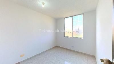 Apartamento de 3 alcobas en venta en Valle De Lili Piedragrande, Cali, 55 m² · foto 1 de 10