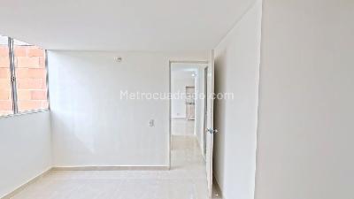 Apartamento de 2 alcobas en venta en Asentamiento La Orquidea, Bello, 38 m² · foto 5 de 10