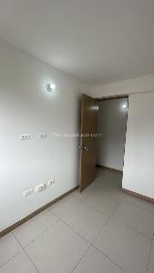 Apartamento de 2 alcobas en venta en Zona Industrial No 1, Bello, 55 m² · foto 2 de 10