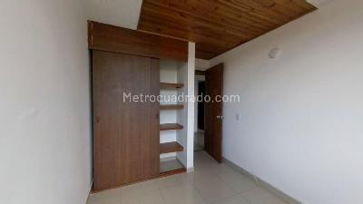 Apartamento de 3 alcobas en venta en La Esperanza Modelia, Bogotá, 61 m² · foto 4 de 10