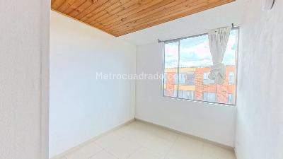 Apartamento de 3 alcobas en venta en La Esperanza Modelia, Bogotá, 61 m² · foto 5 de 10