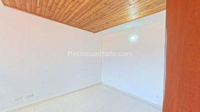 Apartamento de 3 alcobas en venta en La Esperanza Modelia, Bogotá, 61 m² · foto 6 de 10