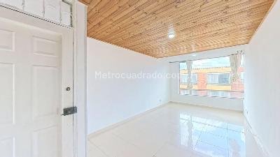 Apartamento de 3 alcobas en venta en La Esperanza Modelia, Bogotá, 61 m² · foto 9 de 10