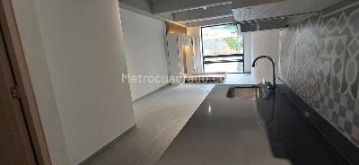 Apartamento de 1 alcoba en venta en Bosque Los Pinos, Bogotá, 28 m² · foto 2 de 10