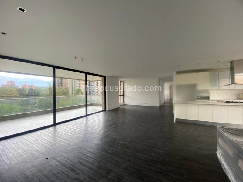 Apartamento de 3 Alcobas en El Poblado cerca a Santa Fe y Oviedo