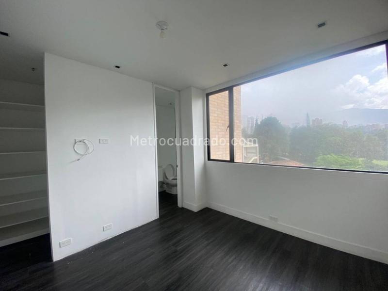 Apartamento de 3 Alcobas en El Poblado cerca a Santa Fe y Oviedo - 3