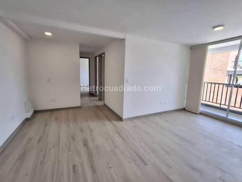 3BR Apartment in Los Colegios (74 m²) - 2