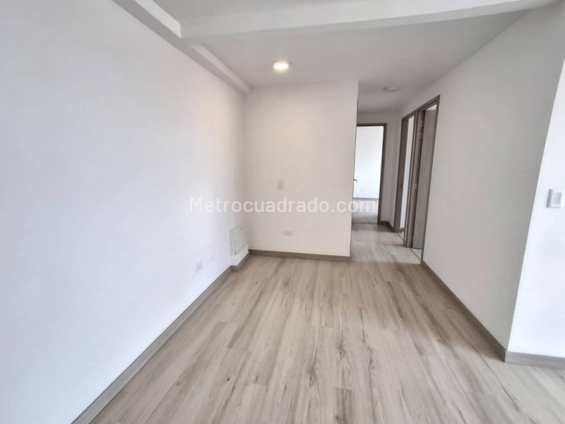 3BR Apartment in Los Colegios (74 m²) - 3