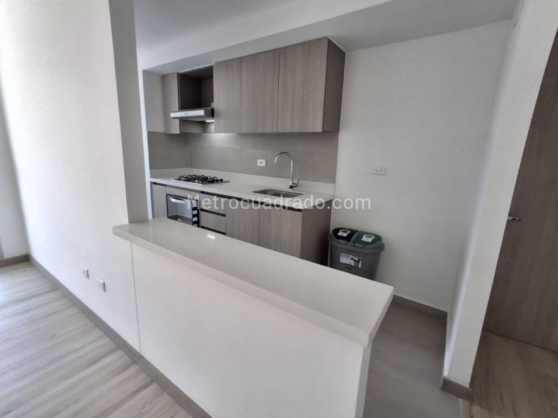 3BR Apartment in Los Colegios (74 m²) - 4