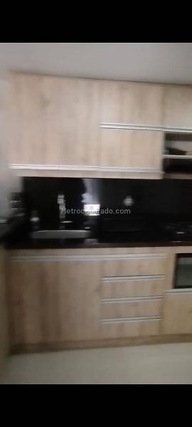 Apartamento Amoblado de 2 Alcobas cerca a Palmas en La Loma del Indio