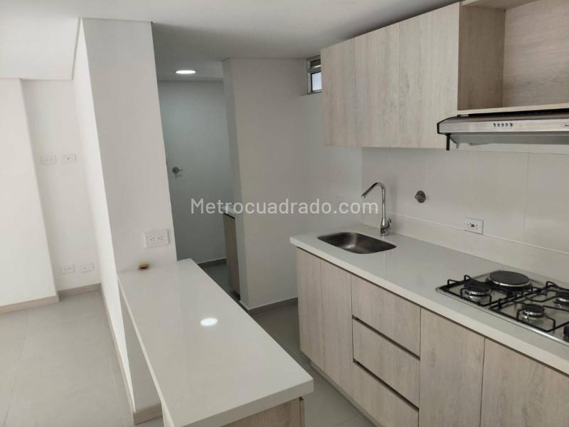 Apartamento en Arriendo de 2 Alcobas en La Loma del Indio cerca a Las Palmas