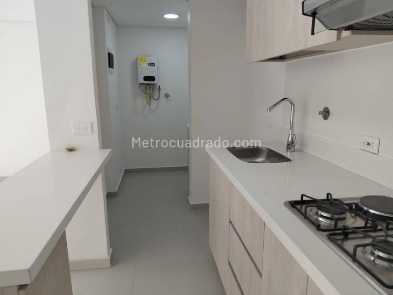 Apartamento en Arriendo de 2 Alcobas en La Loma del Indio cerca a Las Palmas - 2