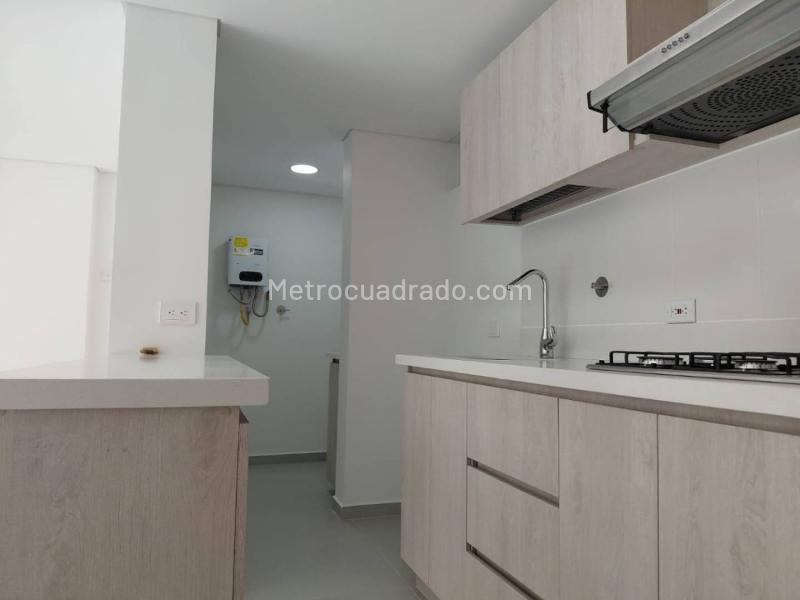 Apartamento en Arriendo de 2 Alcobas en La Loma del Indio cerca a Las Palmas - 3