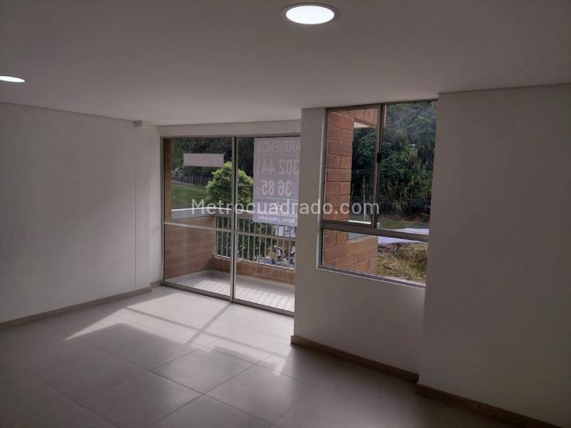 Apartamento en Arriendo de 2 Alcobas en La Loma del Indio cerca a Las Palmas - 8
