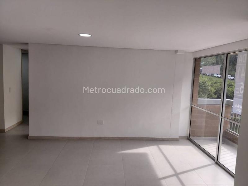 Apartamento en Arriendo de 2 Alcobas en La Loma del Indio cerca a Las Palmas - 9