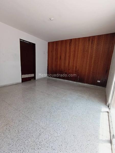 Casa Amplia de 4 Alcobas en Laureles - 5