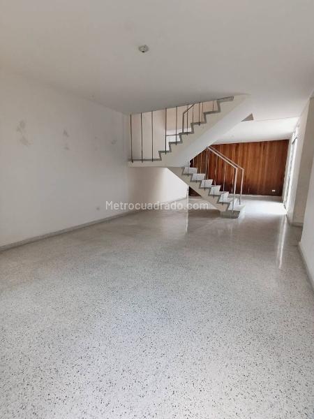 Casa Amplia de 4 Alcobas en Laureles - 6