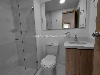 Apartamento de 3 alcobas en arriendo en Machado, Bello, 54 m² · foto 8 de 18