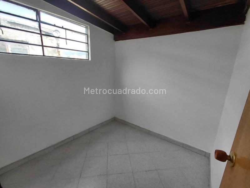 Spacious 4BR Apartment in San Joaquin - 3