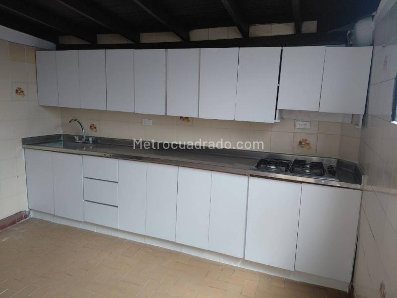 Spacious 4BR Apartment in San Joaquin - 4