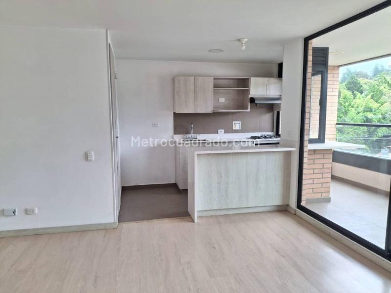 3BR Apartment in El Retiro (77 m²) - 2