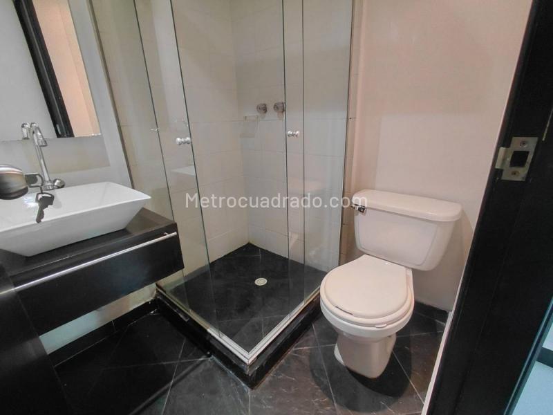 Apartamento de 2 Alcobas cerca a San Diego - 8