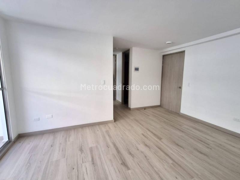 2BR Apartment in Los Colegios (56 m²) - 3