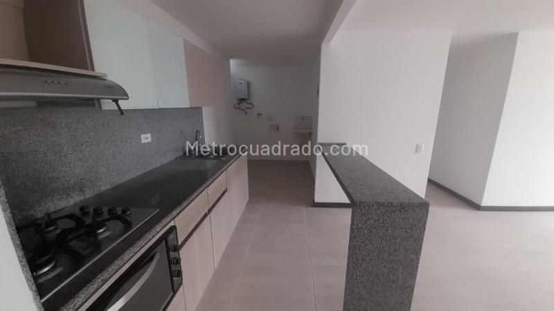 3BR Apartment with Balconies in Sabaneta - 3
